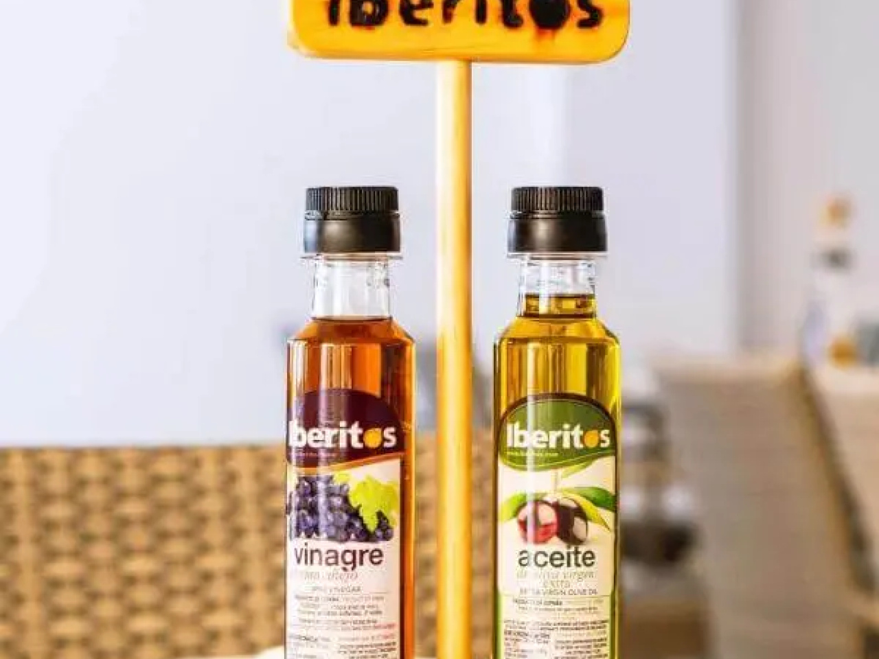 botellitas-de-vinagre-y-aceite-e1736429280662.jpg