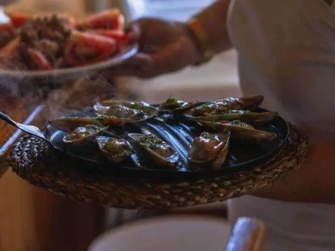 Platos-de-marisco-de-Cofradia-Pescadores-Gran-Tarajal-e1736354346258.jpg